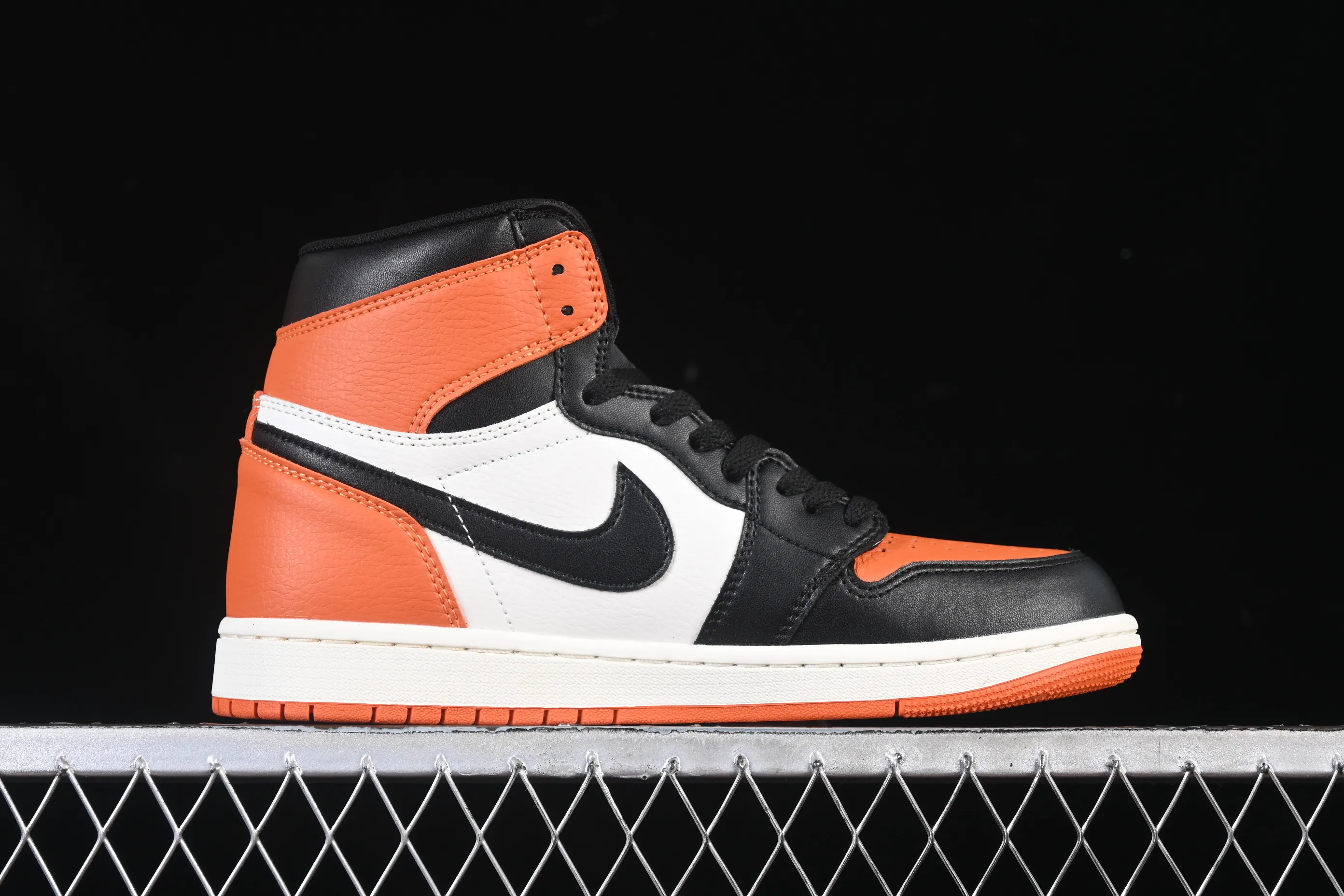 All Categories Air Jordan Jordan Series Basketball Shoes Air Jordan 1 High Air Jordan 1 High OG "Shattered Backboard" AJ1 Joe 1 New Shattered DZ5485-008